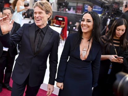 Willem DaFoe y Giada Colagrande a su llegada a la ceremonia.