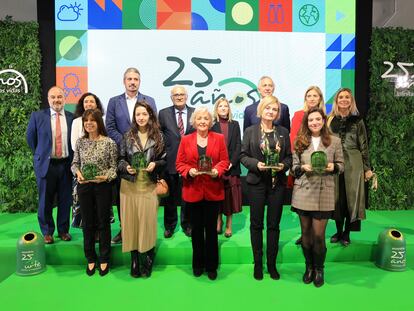 La entrega de premios de Ecovidrio reconoce este martes el trabajo en beneficio del medio ambiente de EL PAÍS, Radiotelevisión del Principado de Asturias, 'Nature', Climabar y el Ayuntamiento de Málaga. ECOVIDRIO