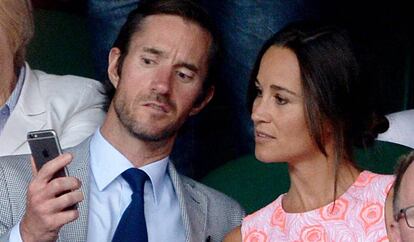 Pippa Middleton y su prometido James Matthews, en Wimbledon.