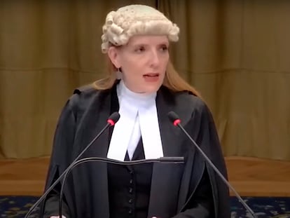 Blinne Ní Ghrálaigh, la abogada irlandesa que representa a Sudáfrica, presenta su alegato por genocidio contra Israel ante el Tribunal Internacional de Justicia, en La Haya.