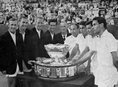 El equipo español buscará a partir de este viernes sumar su cuarto trofeo. En 1921 debutó en el torneo. En 1965 y 67 disputó sus dos primeras finales. En 1965, el equipo español estaba formado por  Manuel Santana, José Luis Arilla, Juan Gisbert y Juan Manuel Couder. Perdió en la hierba australiana 4-1.