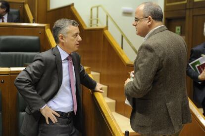 El lehendakari Iñigo Urkullu con el presidente del PNV de Gipuzkoa, Joseba Egibar