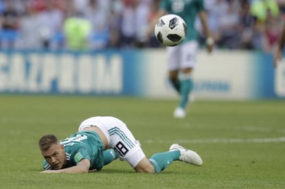 Kimmich cae durante el trascurso del Corea-Alemania