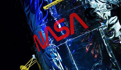 Logo de la NASA en un cohete