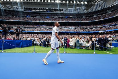 Presentación de Kylian Mbappé como jugador del Real Madrid en el estadio Santiago Bernabéu, el 16 de julio. 