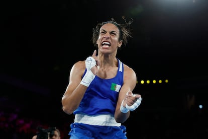 La boxeadora argelina Imane Khelif, tras imponerse a la tailandesa Janjaem Suwannapheng en las semifinales de los JJOO de París.