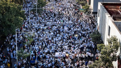 Miles de ciudadanos marchan para exigir el cese de la violencia en el Estado de Sinaloa. Este domingo en Culiacn.