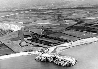 La playa de Salobreña en los años sesenta.