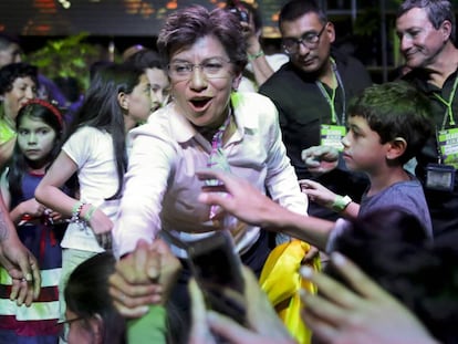 Claudia López celebra su victoria electoral, el domingo, en Bogotá.