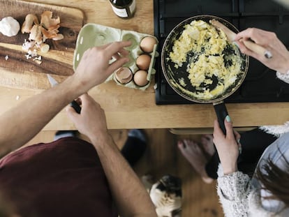 Cinco consejos de los editores gastronómicos de 'The New York Times' para cocinar más en casa