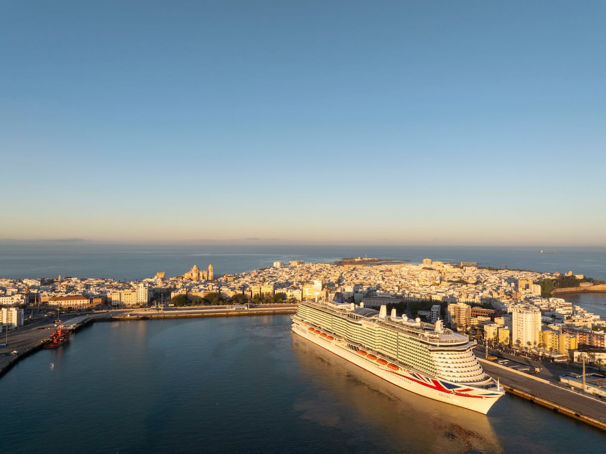 Cádiz tiene el tamaño y el clima perfectos. ¿Por qué se está vaciando desde hace años?