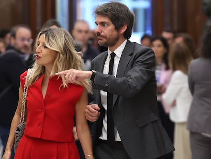 Yolanda Díaz y el portavoz de Sumar, Ernest Urtasun, a su llegada al Congreso este miércoles.