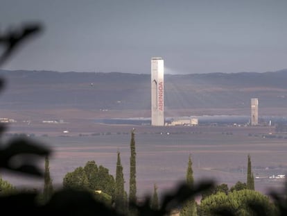 Una de las plataformas de Solúcar, en Sanlúcar la Mayor (Sevilla). 