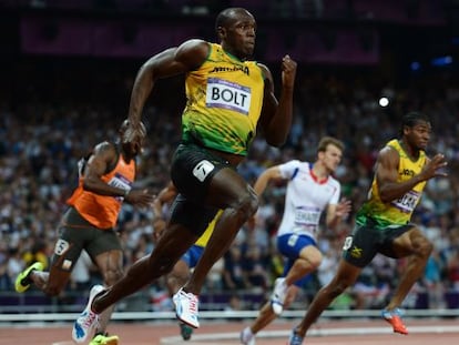 Bolt y Blake, en la final de 200m. 