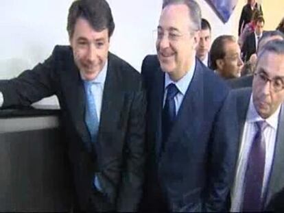 Florentino Pérez, en el metro para presentar el Real Madrid-Milan de veteranos