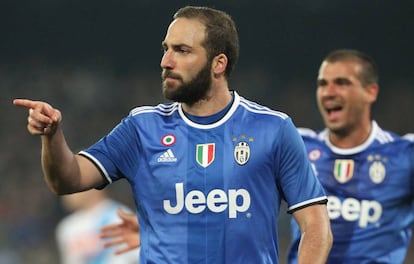 Higua&iacute;n, tras marcar el 0-1 ante el N&aacute;poles.