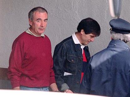 Ibon Muñoa, a la izquierda, condenado por el secuestro y asesinato de Miguel Ángel Blanco, en el juicio.