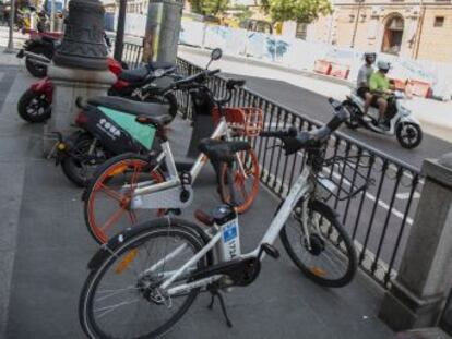 Las empresas de renta de medios de transporte descentralizada se expanden por Madrid a la espera de que la nueva ordenanza de movilidad regule su actividad