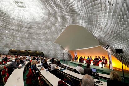 Cumbre Mundial de Defensores de Derechos Humanos en París