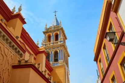 Campanario de la iglesia de Santa Ana, en el barrio de Triana.