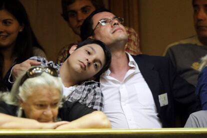 Una pareja de uruguayos, en la Cámara de Diputados.
