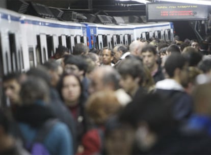 El transporte público menos contaminante dista de ser la preferencia de los españoles.