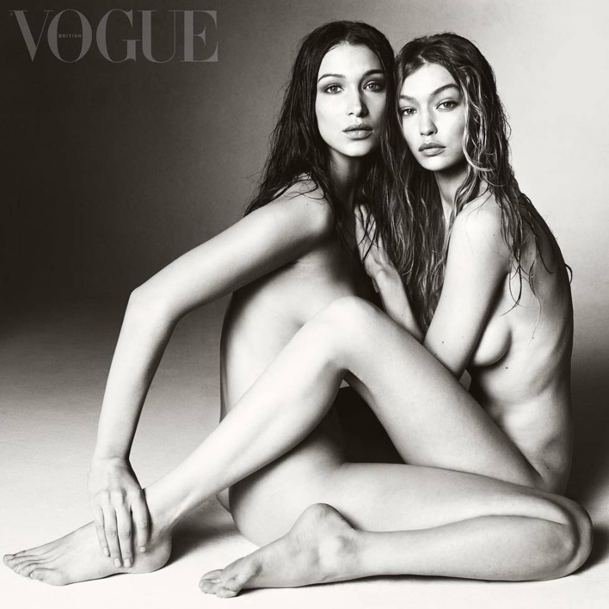 La madre de Gigi y Bella Hadid defiende su desnudo de revista | Gente | EL  PAÍS