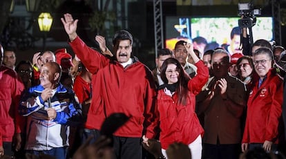 Maduro e sua mulher, Cilia Flores, após as eleições.