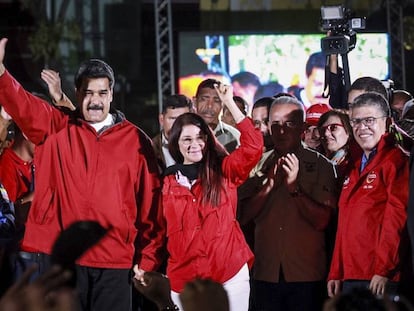 Maduro e sua mulher, Cilia Flores, após as eleições.
