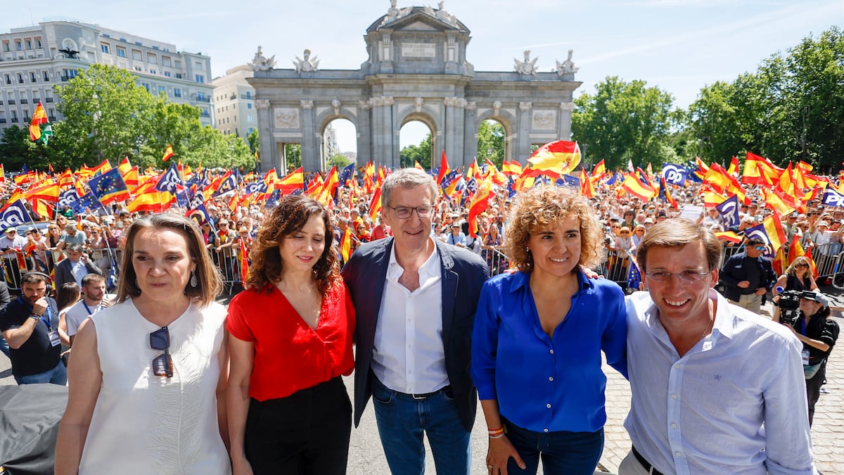 La última hora de noticias políticas en vivo |  Miles de personas se concentran en Madrid en la acción del PP contra el Gobierno y la amnistía |  España