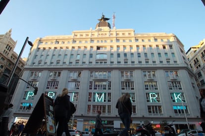 Tienda de Primark en el número 32 de Gran Vía, un edificio de Amancio Ortega.