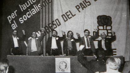 Varios miembros de la comisión ejecutiva del PSPV-PSOE en una imagen de febrero de 1978: Fernando Martínez Castellano, Ernest Fenollosa Alcaide, Joan Pastor, Alberto Pérez Ferré, Joan Lema y Ramón Berenguer.