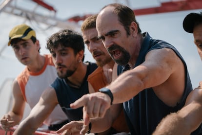 Álex Monner, Ramón Ródenas, Víctor Clavijo y Luis Tosar, en una imagen de 'La ley del mar' cedida por la productora.