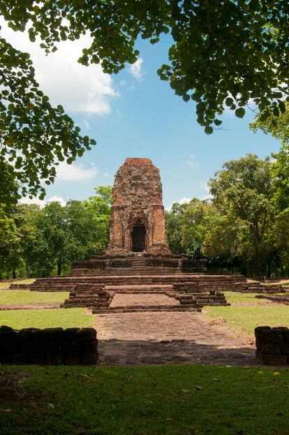 Un nuevo patrimonio mundial. La antigua ciudad de Si Thep, en Tailandia, representa la cultura Dvaravati de los siglos VI al X, una fase importante en la historia del sudeste asiático. Es por esto, y por su valor universal excepcional, por lo que la Unesco ha decidido nombrarla, tanto a ella como a sus monumentos asociados, nuevo patrimonio mundial. Se han identificado más de 112 sitios de monasterios importantes en sus llanuras, y la adaptación local de las tradiciones artísticas hindúes dio lugar a una tradición artística que influyó en múltiples civilizaciones.