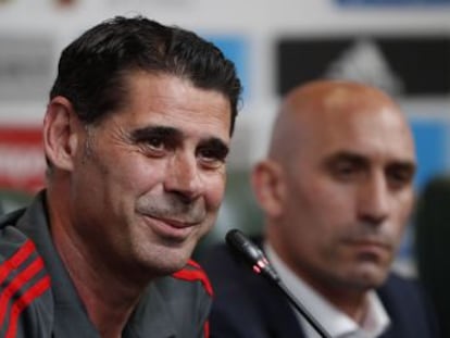 El malagueño, primera opción de Rubiales tras cesar a Julen Lopetegui, asegura que mantendrá la línea de juego marcada por el guipuzcoano