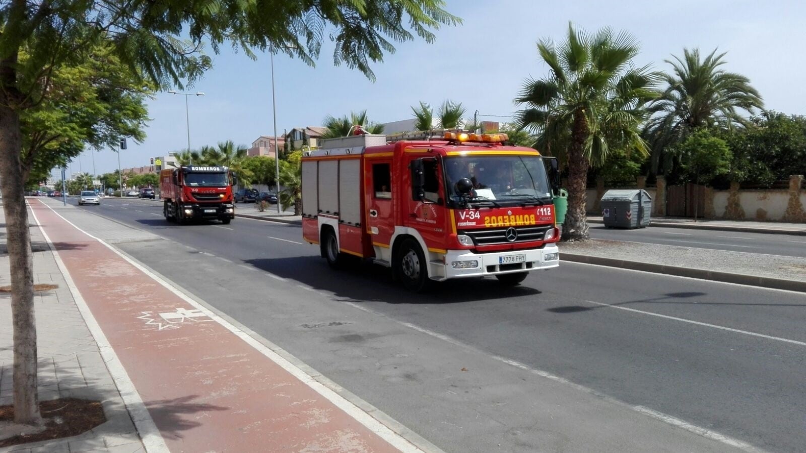 Al menos dos muertos y 40 desalojados en el incendio de una vivienda en Xàbia (Alicante)