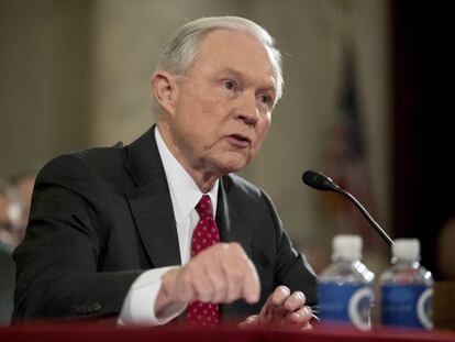 El fiscal general Jeff Sessions, durante las audiencias de confirmaci&oacute;n del pasado enero. 