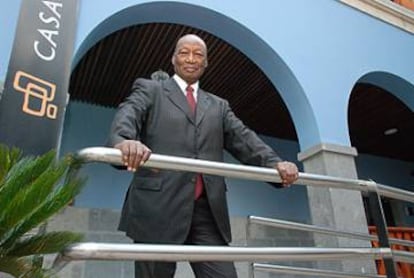 Djibril Tamsir Niane, en Casa África, en 2008.