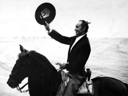Bernardino Landete, en una de sus faenas como rejoneador.