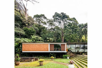 La casa de Samambaia (cerca de Petrópolis), proyectada por Lota de Macedo Soares, donde esta vivió con su pareja, Elisabeth Bishop.