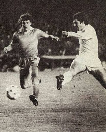 Santillana marca el primer gol.