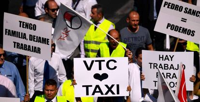 Manifestación de las VTC en el Paseo de la Castellana, en Madrid