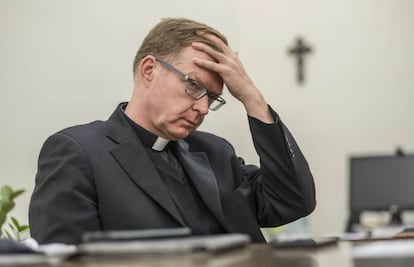 Hans Zollner, durante la entrevista en su despacho de la Universidad Gregoriana de Roma.