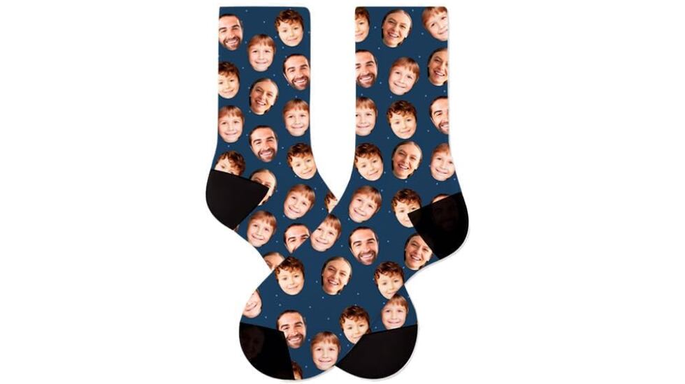 Calcetines personalizados con caras.