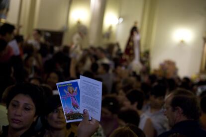 Desde 2006 la parroquia de San Lorenzo, en Lavapiés, es lugar de culto de las principales advocaciones latinoamericanas: las vírgenes del Cisne y el Quinche (Ecuador), Caacupé (Paraguay), Urcupiña y Cotoca de Bolivia, la de Coromoto de Venezuela, el Divino Niño, La Dolorosa, Santa Narcisa de Jesús... Hasta una veintena de imágenes y tallas ocupan los espacios laterales del atrio y el oratorio del templo.