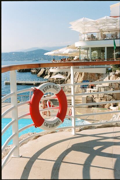 La piscina que retrató Slim Aarons ha cambiado, pero sigue pareciendo la mejor del mundo.