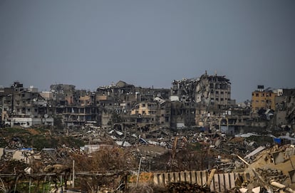 Uno de los barrios de Gaza destruidos por los ataques israelíes, ayer.