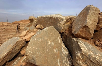 La Organización de las Naciones Unidas para la Educación, la Ciencia y la Cultura (Unesco) calificó en marzo de 2015 de "crimen de guerra" la destrucción de Nimrud, la antigua capital asiria. El ISIS ocupó la zona en febrero del año pasado y difundió un vídeo en el que los yihadistas destruían estatuas, tanto en el propio yacimiento arqueológico como en el Museo de Mosul.