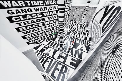 Una sala de la exposición de Barbara Kruger en el Guggenheim de Bilbao, en una imagen cedida.