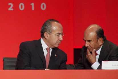 El presidente de México, Felipe Calderón (izquierda), y Emilio Botín en el II Encuentro de Rectores Universia.